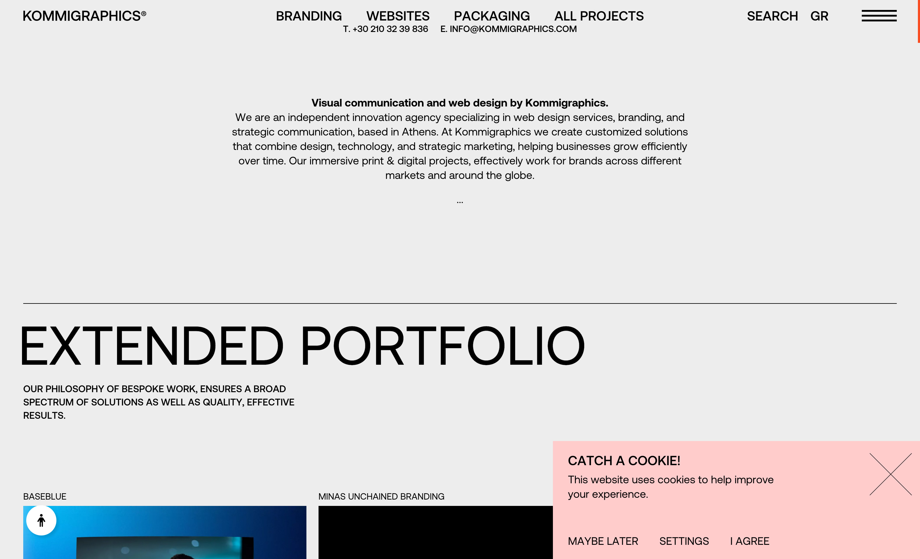 A good example of a cookie banner. The banner is pink and in the right corner of the website.